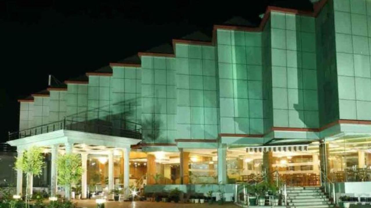 Hotel Padmini Palace Rāni Pokhri Dış mekan fotoğraf