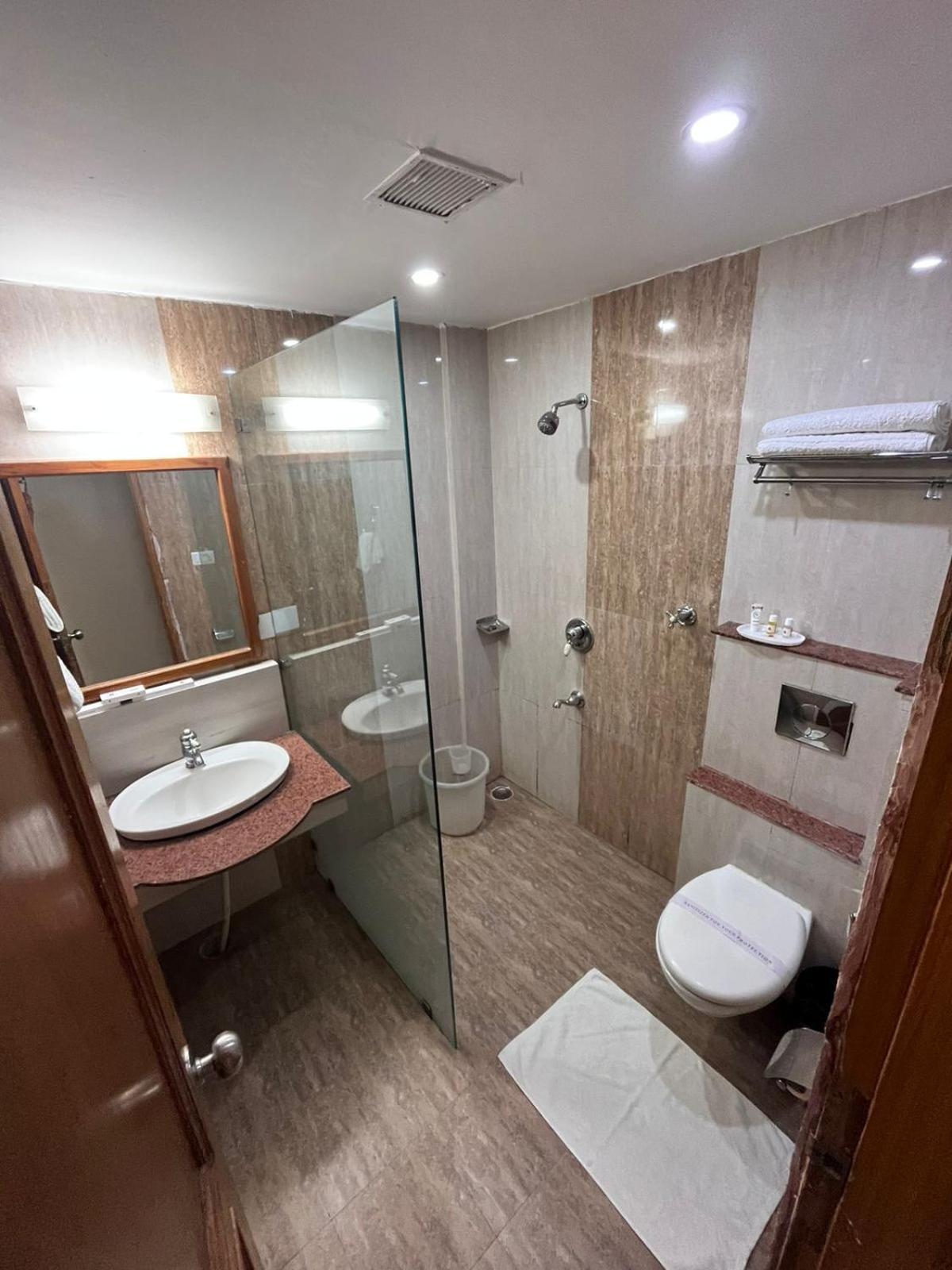 Hotel Padmini Palace Rāni Pokhri Dış mekan fotoğraf