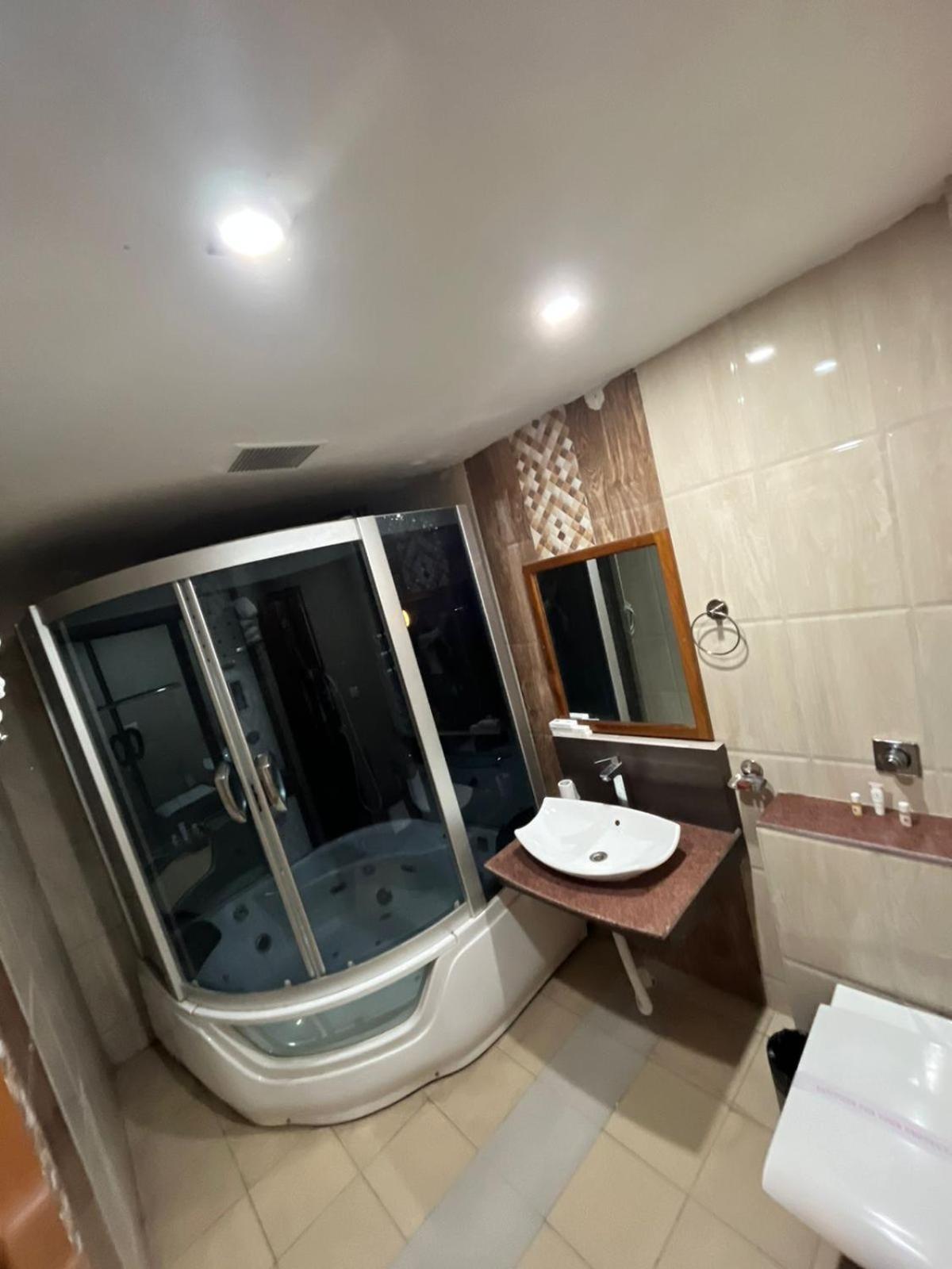 Hotel Padmini Palace Rāni Pokhri Dış mekan fotoğraf