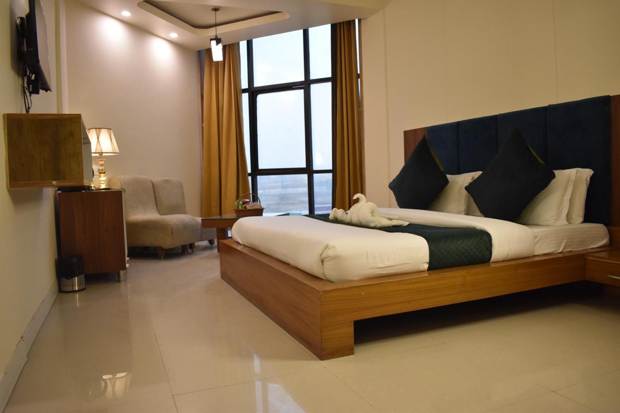 Hotel Padmini Palace Rāni Pokhri Dış mekan fotoğraf
