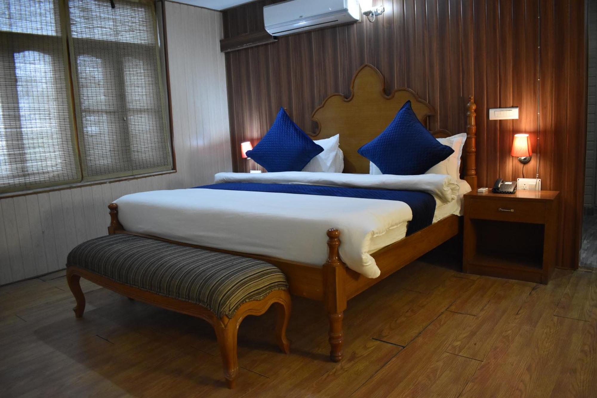 Hotel Padmini Palace Rāni Pokhri Dış mekan fotoğraf