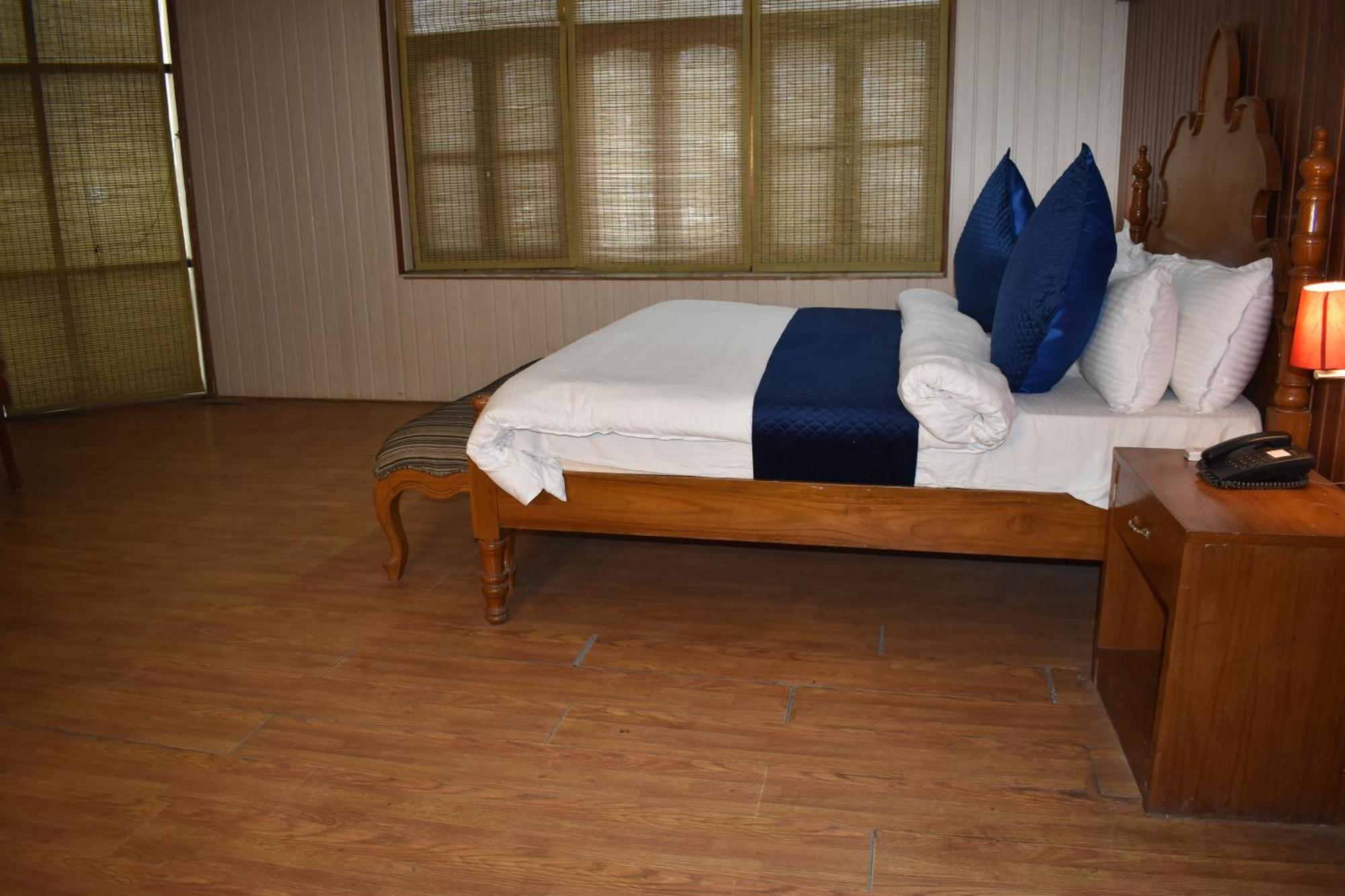 Hotel Padmini Palace Rāni Pokhri Dış mekan fotoğraf
