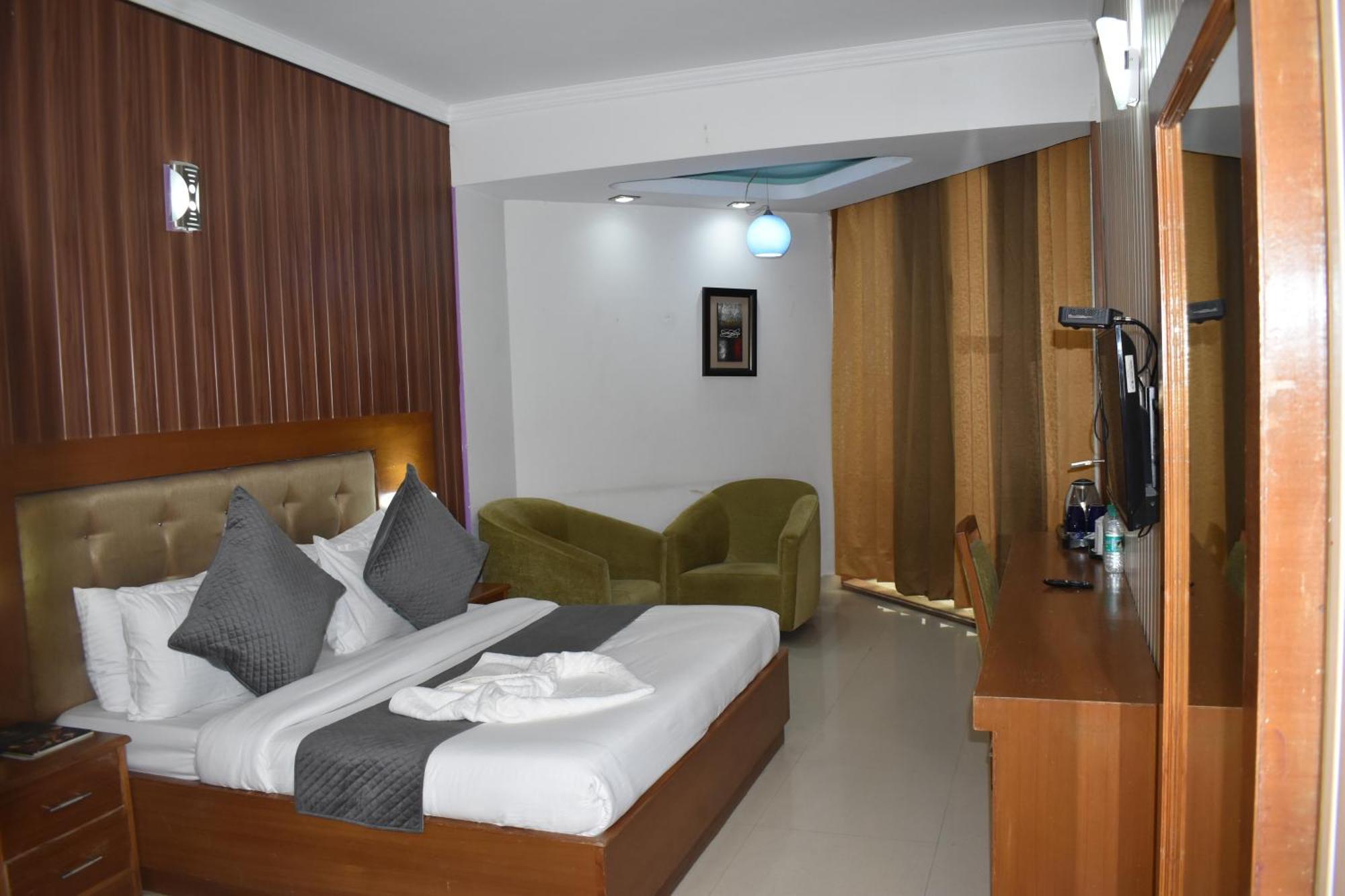 Hotel Padmini Palace Rāni Pokhri Dış mekan fotoğraf