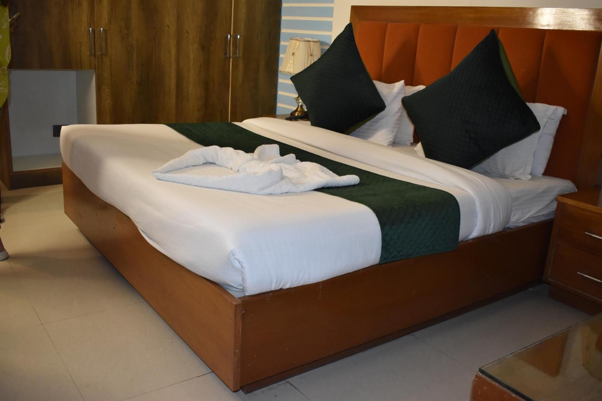 Hotel Padmini Palace Rāni Pokhri Dış mekan fotoğraf