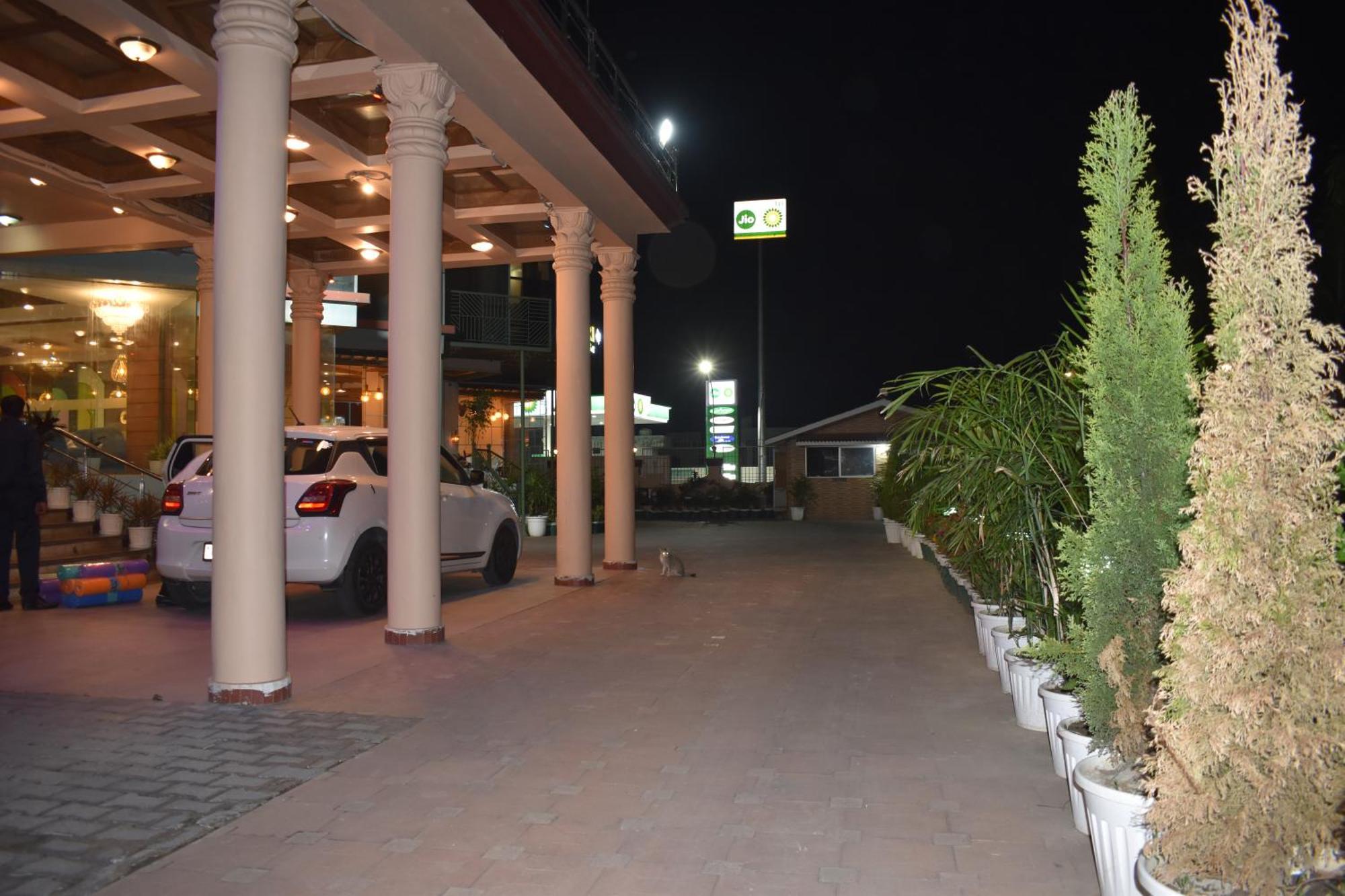Hotel Padmini Palace Rāni Pokhri Dış mekan fotoğraf